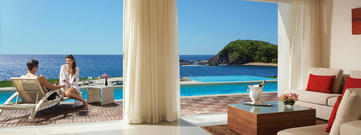 Secrets Resorts Honeymoons and Anniversaries 2 SECHU MasterSuite Couple 1A e1590339856895