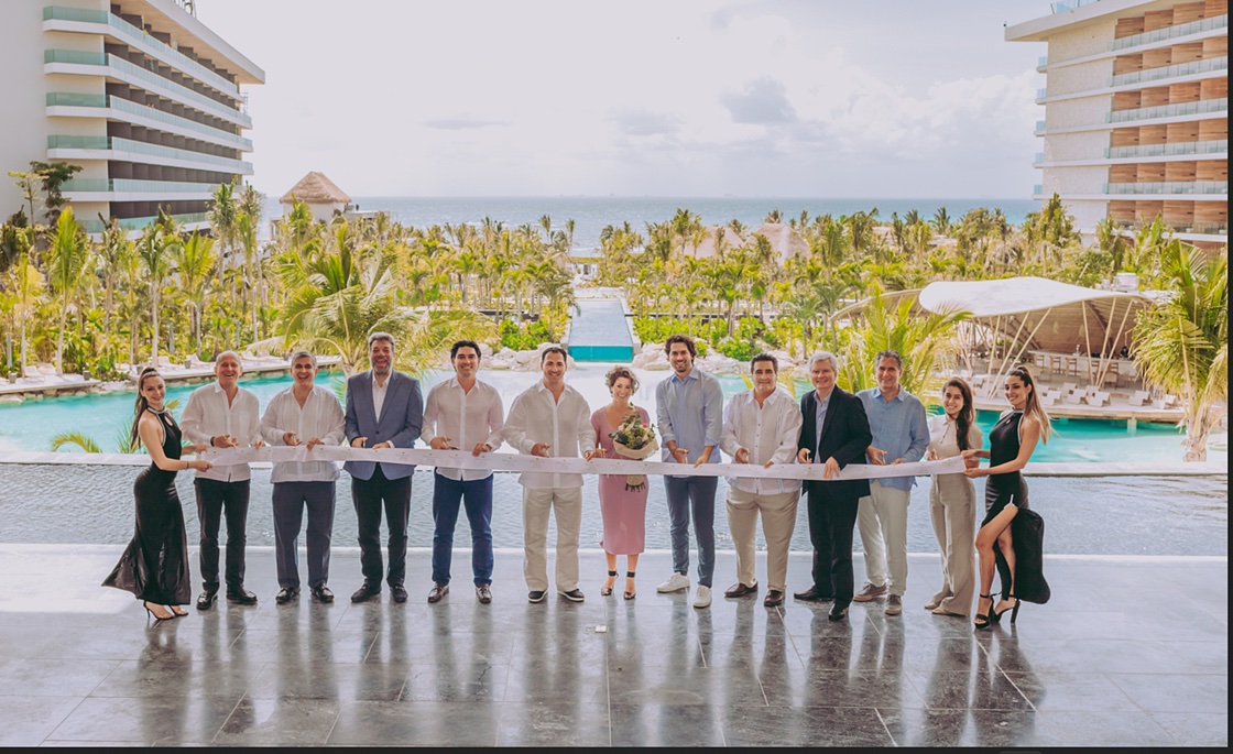 Read more about the article Secrets Moxché Playa del Carmen Celebrates Opening
